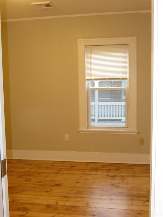 APT-3 - 2 Sturgis St, Condo with 3 bedrooms, 1 bathrooms and null parking in Worcester MA | Image 13