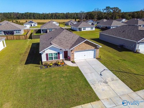215 Chubbs Ln, Owens Cross Roads, AL, 35763-4514 | Card Image