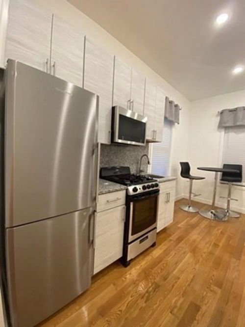 apt-2-9 6th St, Chelsea, MA, 02150-4479 | Card Image