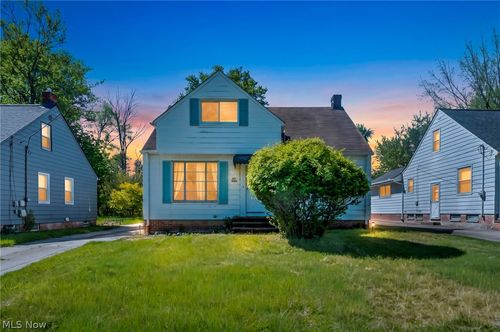 15812 Grant Avenue, Maple Heights, OH, 44137 | Card Image