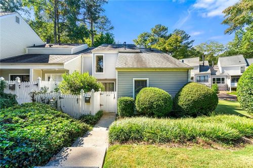 2632 Briarwood Dr Se, Marietta, GA, 30067-6606 | Card Image