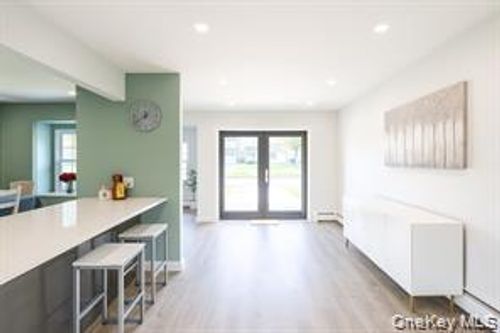 92 Nottingham Rd, Manhasset Hills, NY, 11040-2214 | Card Image