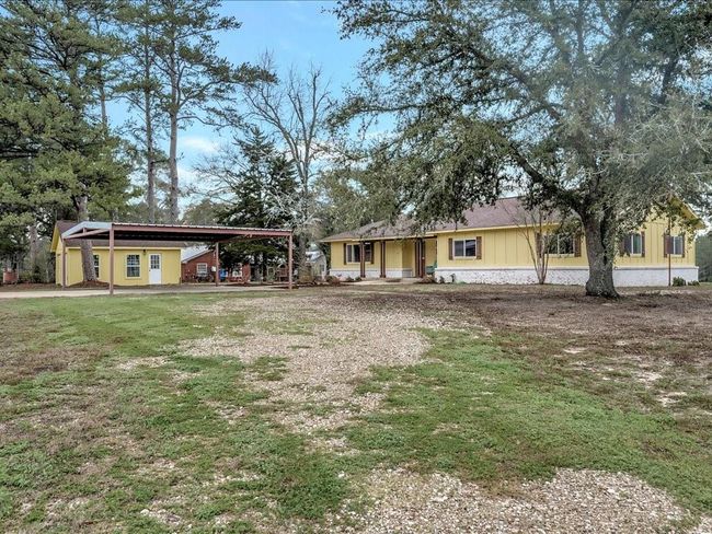 921 S Market St, House other with 3 bedrooms, 2 bathrooms and 4 parking in Grapeland TX | Image 4