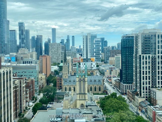 2501 - 50 Lombard St, Condo with 3 bedrooms, 2 bathrooms and null parking in Toronto ON | Image 11