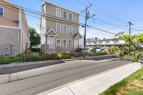 43 Cedar St, Stamford, CT, 06902-6904 | Card Image
