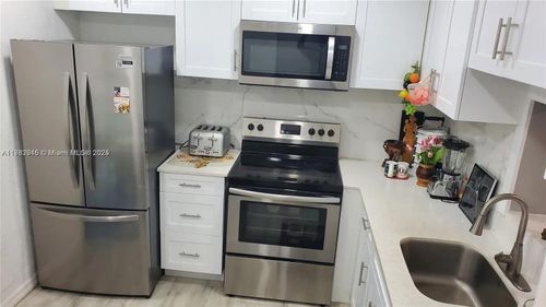 apt-202c-11905 Ne 2nd Ave, Miami, FL, 33161-6155 | Card Image