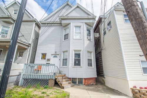 264 N 8th St, Prospect Park, NJ, 07508-2080 | Card Image