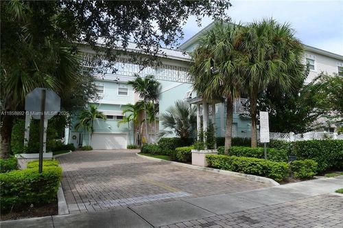 439 Ne 1st St, Pompano Beach, FL, 33060 | Card Image