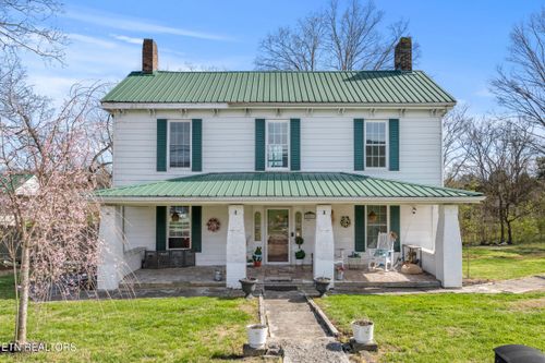 526 Old Middlesboro Hwy, La Follette, TN, 37766-7218 | Card Image