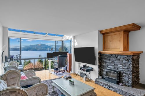 432 Crosscreek Rd, Lions Bay, BC, V7W | Card Image