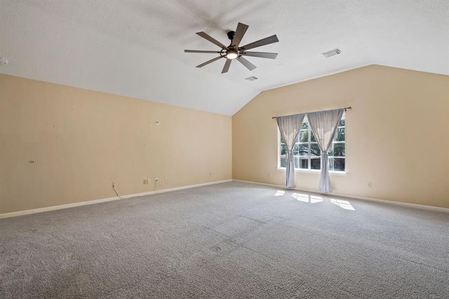 Upstairs large primary bedroom with high ceilings | Image 21