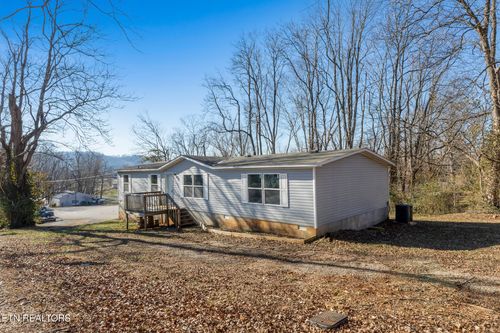 913 Doak St, Livingston, TN, 38570 | Card Image