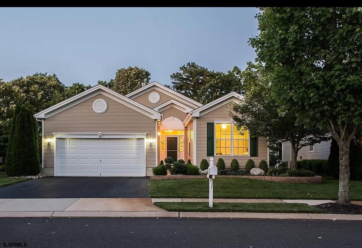 Hyannis Ct, Galloway, NJ 08205