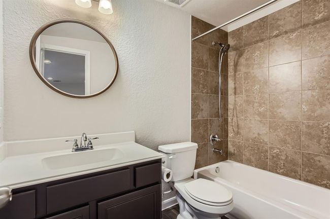 Floor 2 - Full Bathroom 2 | Image 31