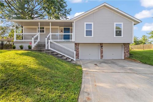 2101 Nw Hidden Pointe Ct, Blue Springs, MO, 64015-7016 | Card Image