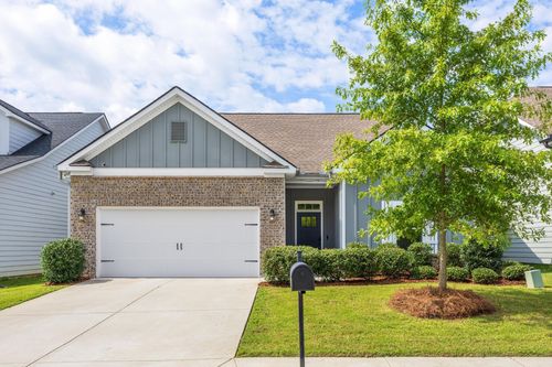 8764 Snowy Owl Rd, Ooltewah, TN, 37363-2511 | Card Image