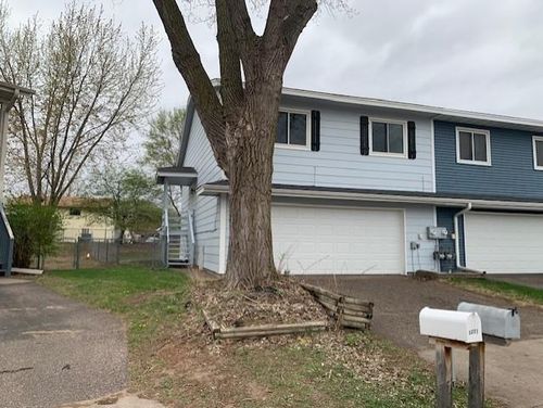 5233 Unity Ct, Crystal, MN, 55429-3289 | Card Image