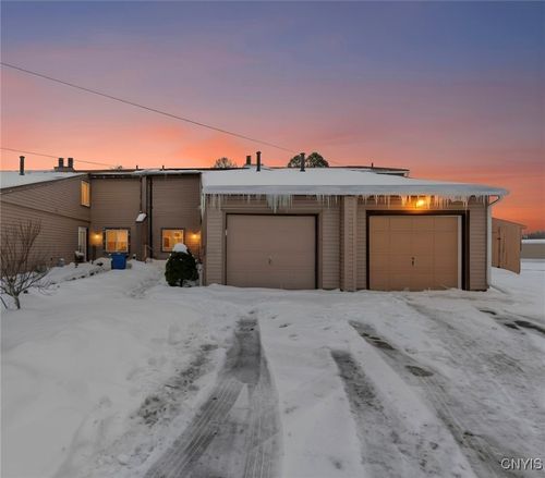 3754 Helios Ct, Baldwinsville, NY, 13027-9325 | Card Image