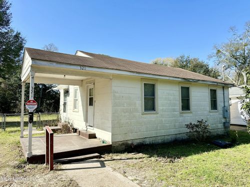 321 Hiller Dr, Biloxi, MS, 39531-3237 | Card Image