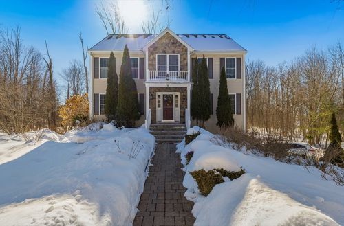 9 Falcon Ln, Haverhill, MA, 01832-8904 | Card Image