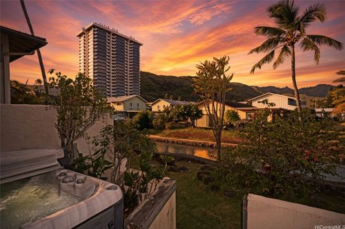 d5-211 Kawaihae St, Honolulu, HI, 96825-1931 | Card Image