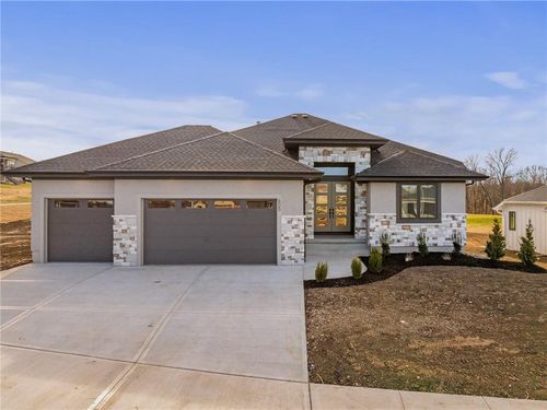 605 Hampstead Dr, Raymore, MO, 64083-7892 | Card Image