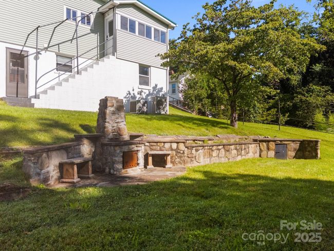 109 Short St, Home with 3 bedrooms, 2 bathrooms and null parking in Waynesville NC | Image 30