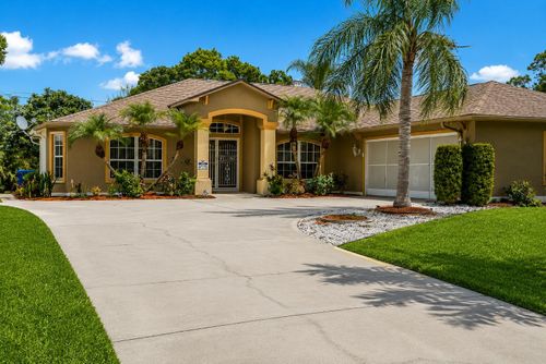 173 Easy St, SEBASTIAN, FL, 32958-4059 | Card Image