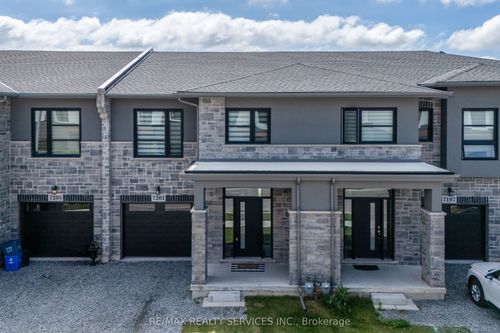 7201 Parsa St, Niagara Falls, ON, L2H3T1 | Card Image