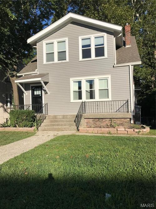 1018 E Linden Ave, Saint Louis, MO, 63117-1329 | Card Image
