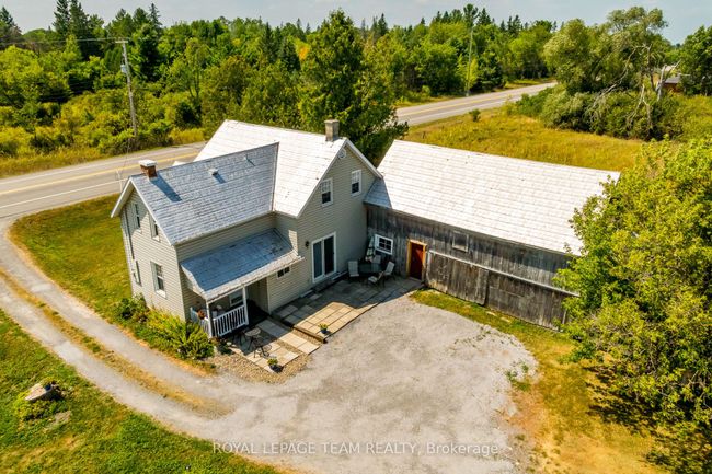2106 Dunrobin Rd, House other with 3 bedrooms, 2 bathrooms and 8 parking in Dunrobin ON | Image 4