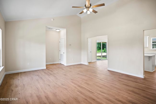 5987 Cross Country Blvd, House other with 3 bedrooms, 2 bathrooms and null parking in Marianna FL | Image 4
