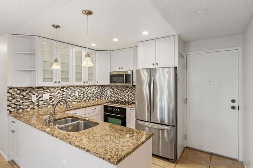 1o-8308 Regents Rd, San Diego, CA, 92122-1310 | Card Image