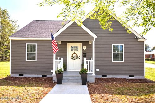 901 Tuscarora Ave, Elizabeth City, NC, 27909-5321 | Card Image