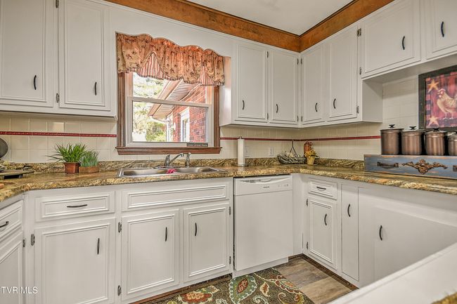 646 Meadow View Rd, House other with 4 bedrooms, 2 bathrooms and null parking in Bristol TN | Image 19