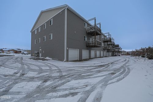 829 Canada Ave, Bismarck, ND, 58503-1815 | Card Image