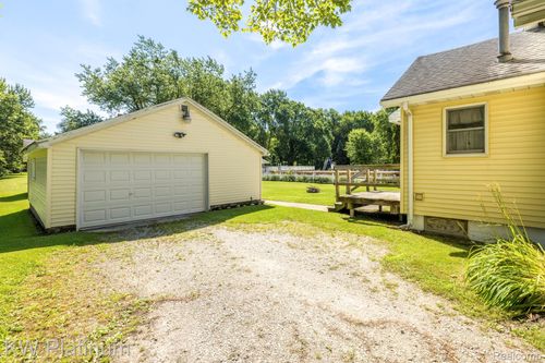 4112 Bonisteel Rd, Fort Gratiot, MI, 48059-3817 | Card Image