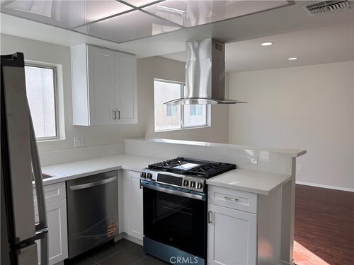 unit-86-18550 Hatteras St, Tarzana, CA, 91356-1970 | Card Image