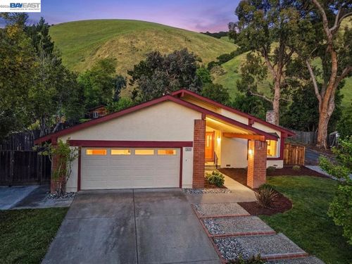 38590 Canyon Heights Dr, Fremont, CA, 94536-1866 | Card Image