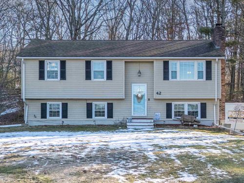 42 Kendall Pond Rd, Derry, NH, 03038-7215 | Card Image