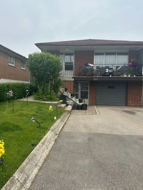 769 Greenore Rd, Mississauga, ON, L4Y2V5 | Card Image