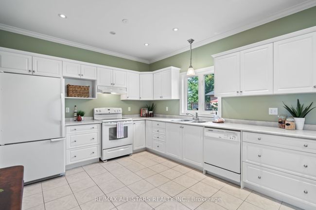 1 Caseton Cres, House other with 2 bedrooms, 3 bathrooms and 4 parking in Uxbridge ON | Image 10