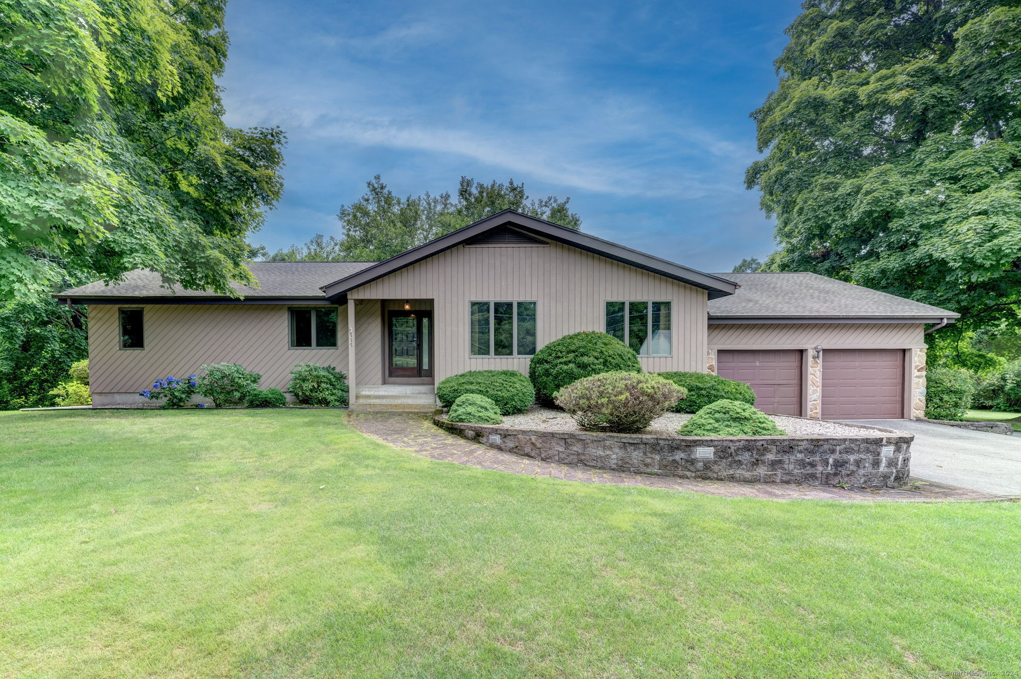 Thompson St, Glastonbury, CT 06033