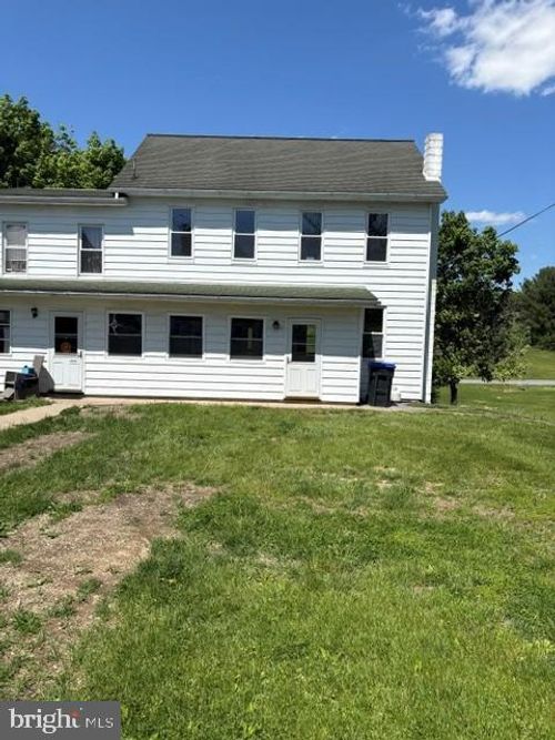 1-1520 Windsor Castle Rd, HAMBURG, PA, 19526-8618 | Card Image