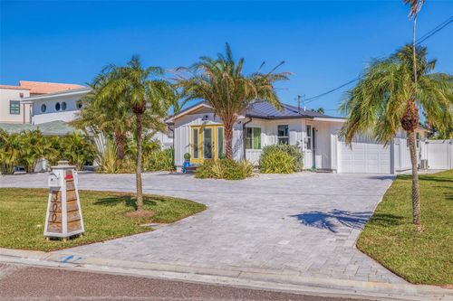300 10th Ave, Indian Rocks Beach, FL, 33785-2871 | Card Image