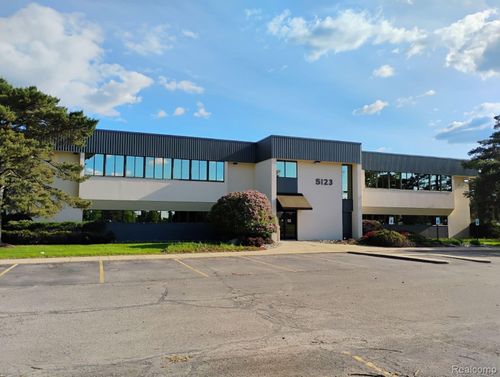 204-5123 W St Joe Hwy, Lansing, MI, 48917-4028 | Card Image
