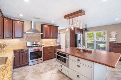 10935 Rosewood Ct, La Porte, TX, 77571-4359 | Card Image