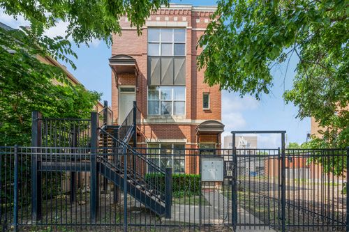 1-2030 Warren Blvd, Chicago, IL, 60612-2415 | Card Image