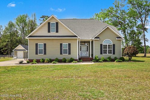 105 Kiowa Pl, Pikeville, NC, 27863-9548 | Card Image