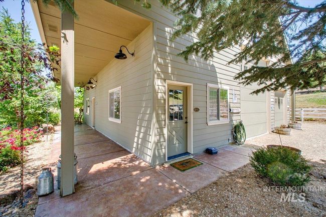 Side entrance to office portion of RV Garage/Shop | Image 46